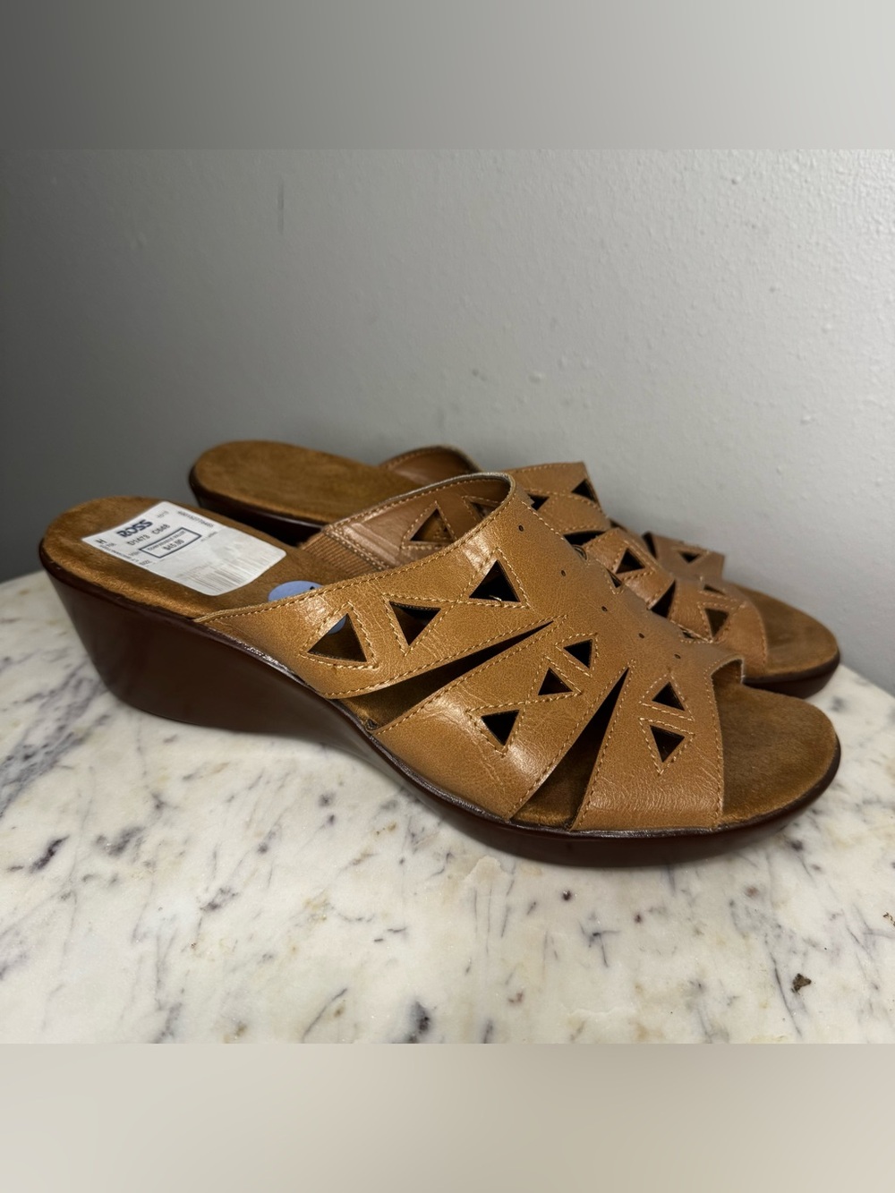 Aerosoles Sandals Size 8.5 Wide Vegan Leather comfort shoes